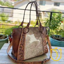 Load image into Gallery viewer, Lake Sumner Western Leather Crossbody Purse
