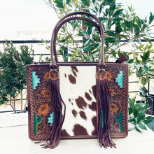 Load image into Gallery viewer, Great Bluff Western Leather Tote Bag
