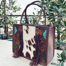 Load image into Gallery viewer, Great Bluff Western Leather Tote Bag
