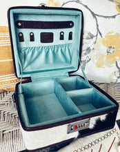 Load image into Gallery viewer, Sutherland Cowhide and Leather Jewelry Box
