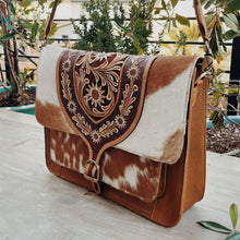 Load image into Gallery viewer, Leesville Western Leather Purse
