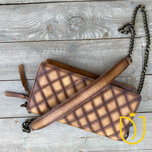 Load image into Gallery viewer, Sagebrush Quilted Leather Crossbody Wallet
