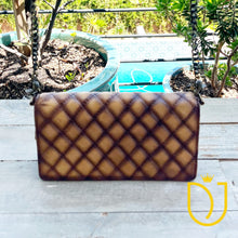 Load image into Gallery viewer, Sagebrush Quilted Leather Crossbody Wallet
