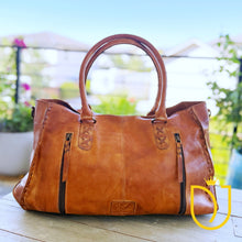 Load image into Gallery viewer, Belleford Leather Crossbody Purse
