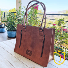Load image into Gallery viewer, Great Bluff Western Leather Tote Bag
