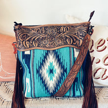 Load image into Gallery viewer, Desert Diamond Western Leather Crossbody Purse
