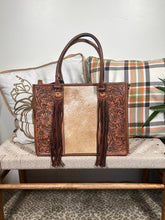 Load image into Gallery viewer, Spring Branch Western Leather Tote Bag
