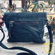 Load image into Gallery viewer, Ripley Vintage Leather Crossbody Purse

