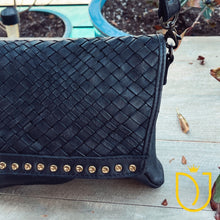 Load image into Gallery viewer, Ripley Vintage Leather Crossbody Purse
