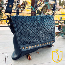 Load image into Gallery viewer, Ripley Vintage Leather Crossbody Purse
