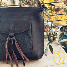 Load image into Gallery viewer, Warner Valley Vintage Leather Crossbody Purse
