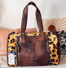 Load image into Gallery viewer, Cumberland Western Leather Weekender Duffel Bag
