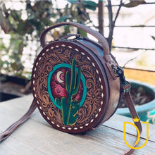 Load image into Gallery viewer, Wonder Valley Hand Tooled Leather Canteen Purse
