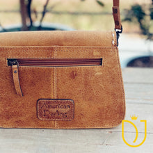 Load image into Gallery viewer, Wild Oak Leather Crossbody Purse

