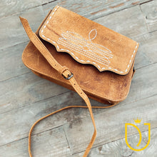 Load image into Gallery viewer, Wild Oak Leather Crossbody Purse
