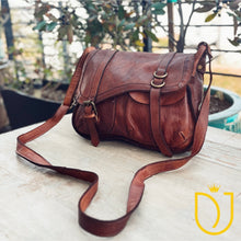 Load image into Gallery viewer, Bella Vita Italian Leather Crossbody Purse
