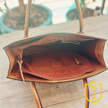 Load image into Gallery viewer, Litchfield Leather Shoulder Bag
