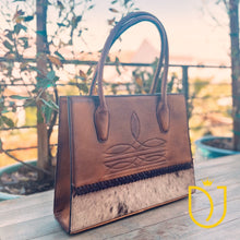 Load image into Gallery viewer, Litchfield Leather Shoulder Bag
