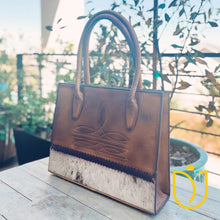 Load image into Gallery viewer, Litchfield Leather Shoulder Bag
