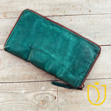 Load image into Gallery viewer, The James Vintage Leather Wallet
