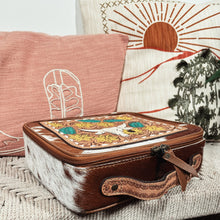 Load image into Gallery viewer, Seneca Cowhide Jewelry Case
