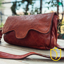 Load image into Gallery viewer, Tuscany Italian Leather Crossbody Purse
