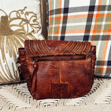 Load image into Gallery viewer, Clear Lake Vintage Leather Crossbody Purse

