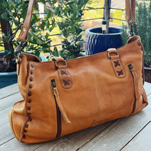 Load image into Gallery viewer, Standing Rock Leather Crossbody Purse
