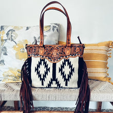 Load image into Gallery viewer, White Fields Western Leather Purse
