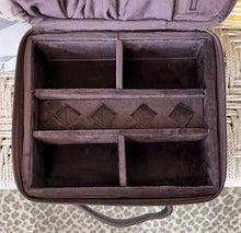 Load image into Gallery viewer, Council Grove Cowhide Leather Jewelry Case
