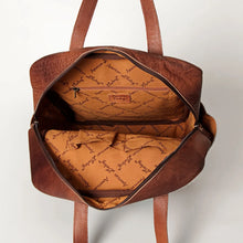 Load image into Gallery viewer, Wolf Creek Western Leather Backpack
