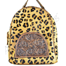 Load image into Gallery viewer, Western Purse, Leather Backpack Women, Cowhide Backpack, Conceal Carry Purse, Cowhide Purse, American Darling Purse, Western Purse
